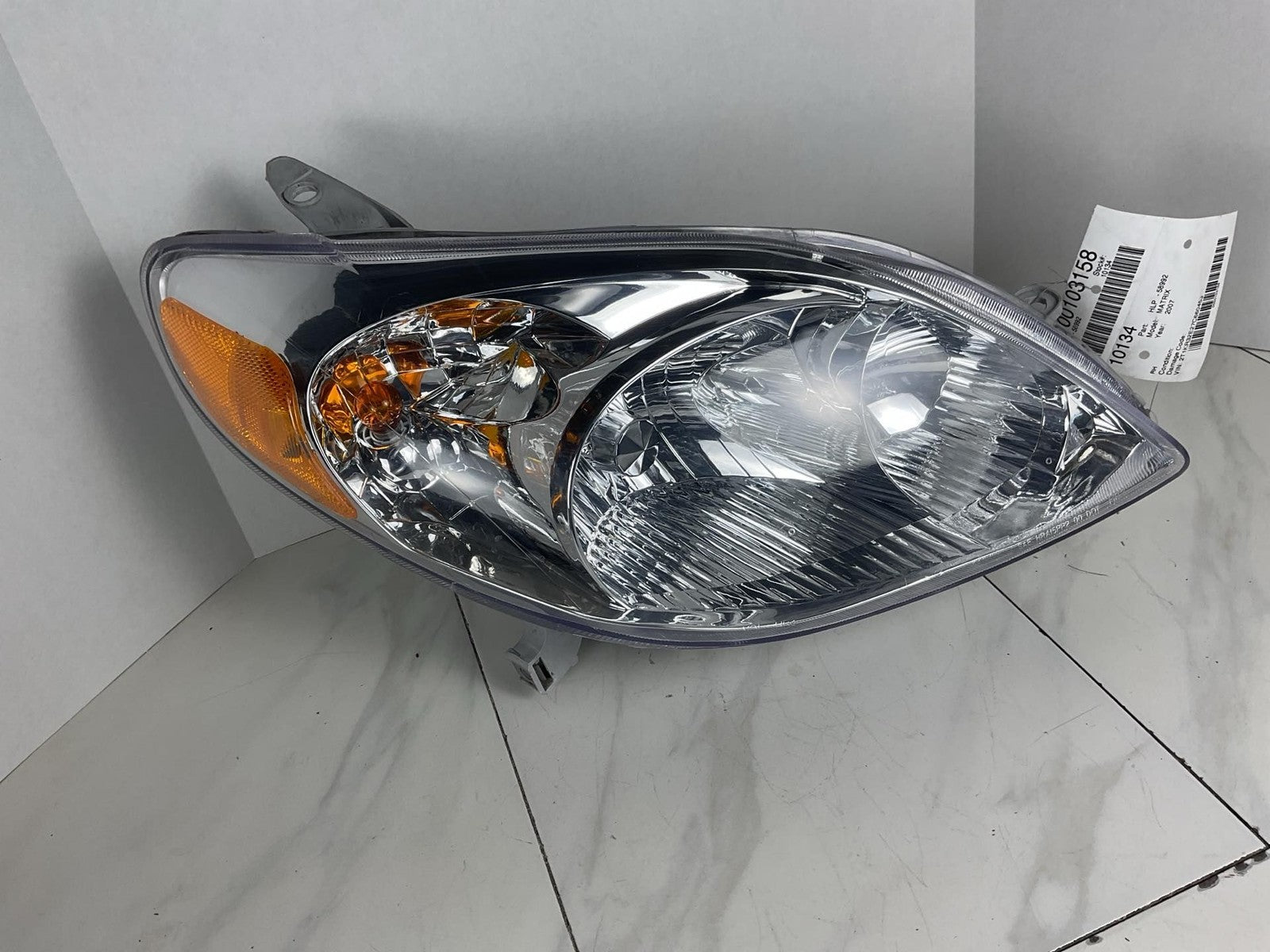 Headlamp Assembly TOYOTA MATRIX Right 03 04 05 06 07 080